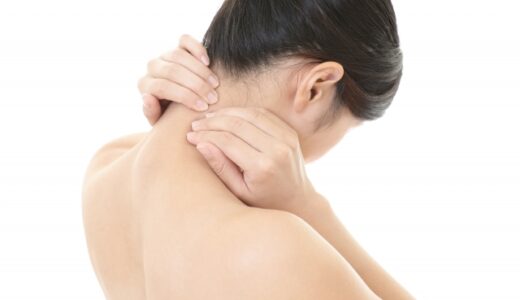 気がついたら、スマホ見てない？恐怖のストレートネック📱😱